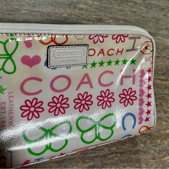 Coach cosmetic bag - Picture 3 of 16